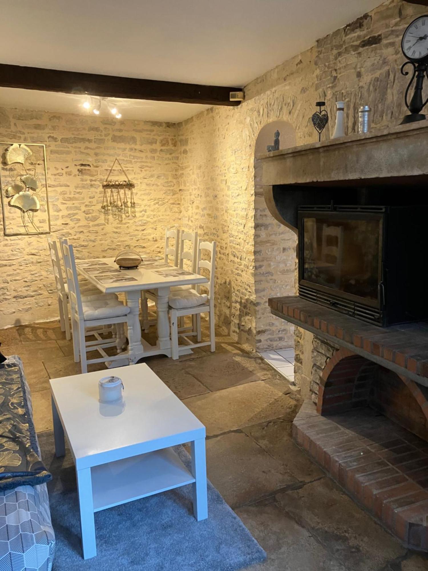 Charmante Maison En Pierres Precy-le-Sec Buitenkant foto